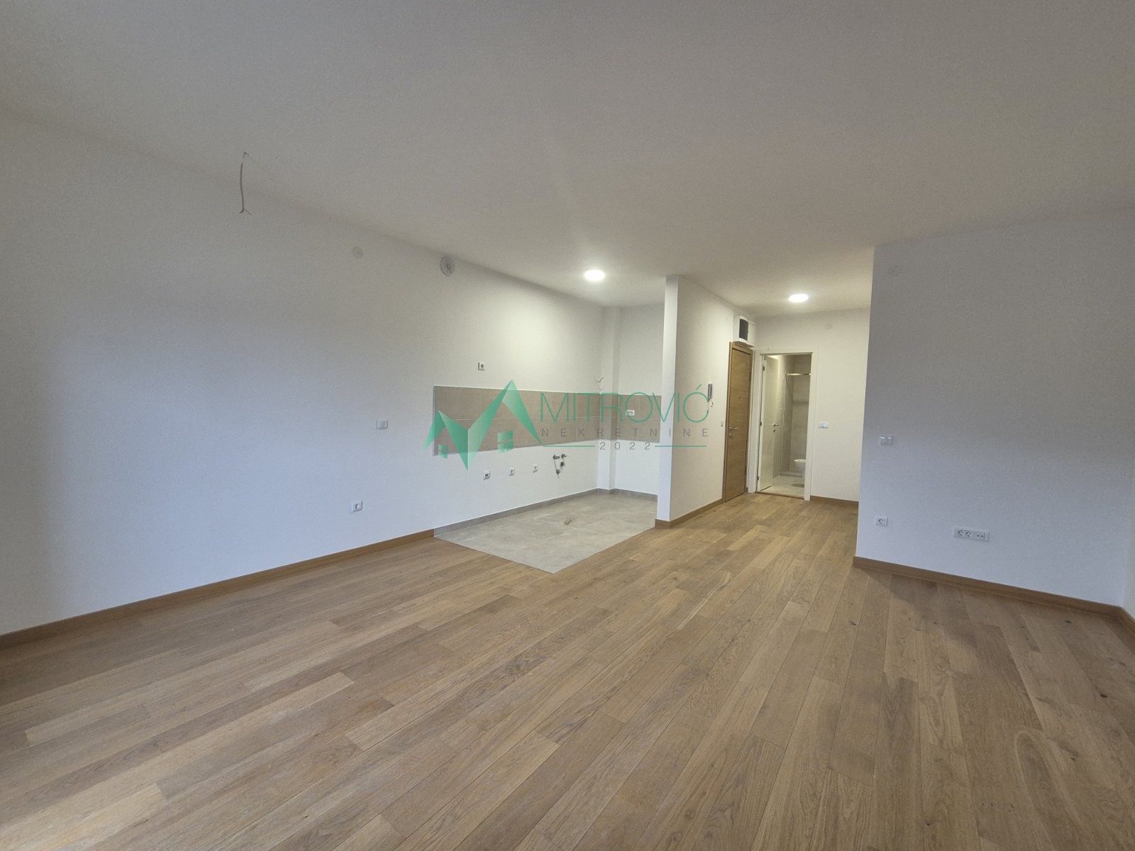 USELJIVO ODMAH! Luksuzna zgrada u Novim Banovcima, 95m2. 