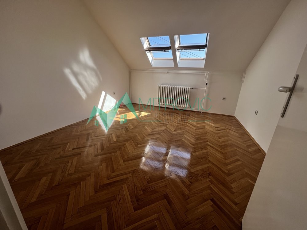 Novi Sad, Podbara - Uknjižen, veoma dobro iskorišten dvosoban stan na lepoj i atraktivnoj lokaciji - u realnosti stan ima oko 43 m2 