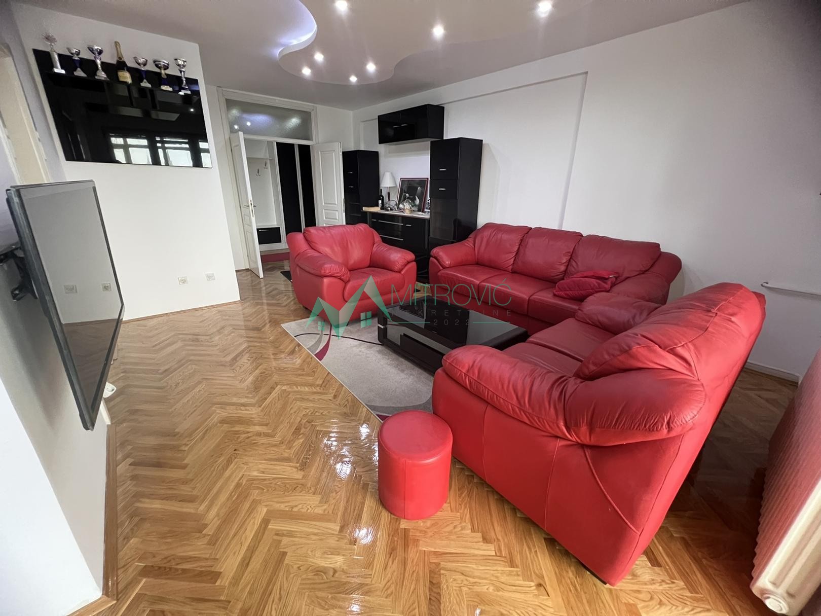 NOVI SAD, BULEVAR OSLOBOĐENJA, TROSOBAN 101M2 sa nameštajem 