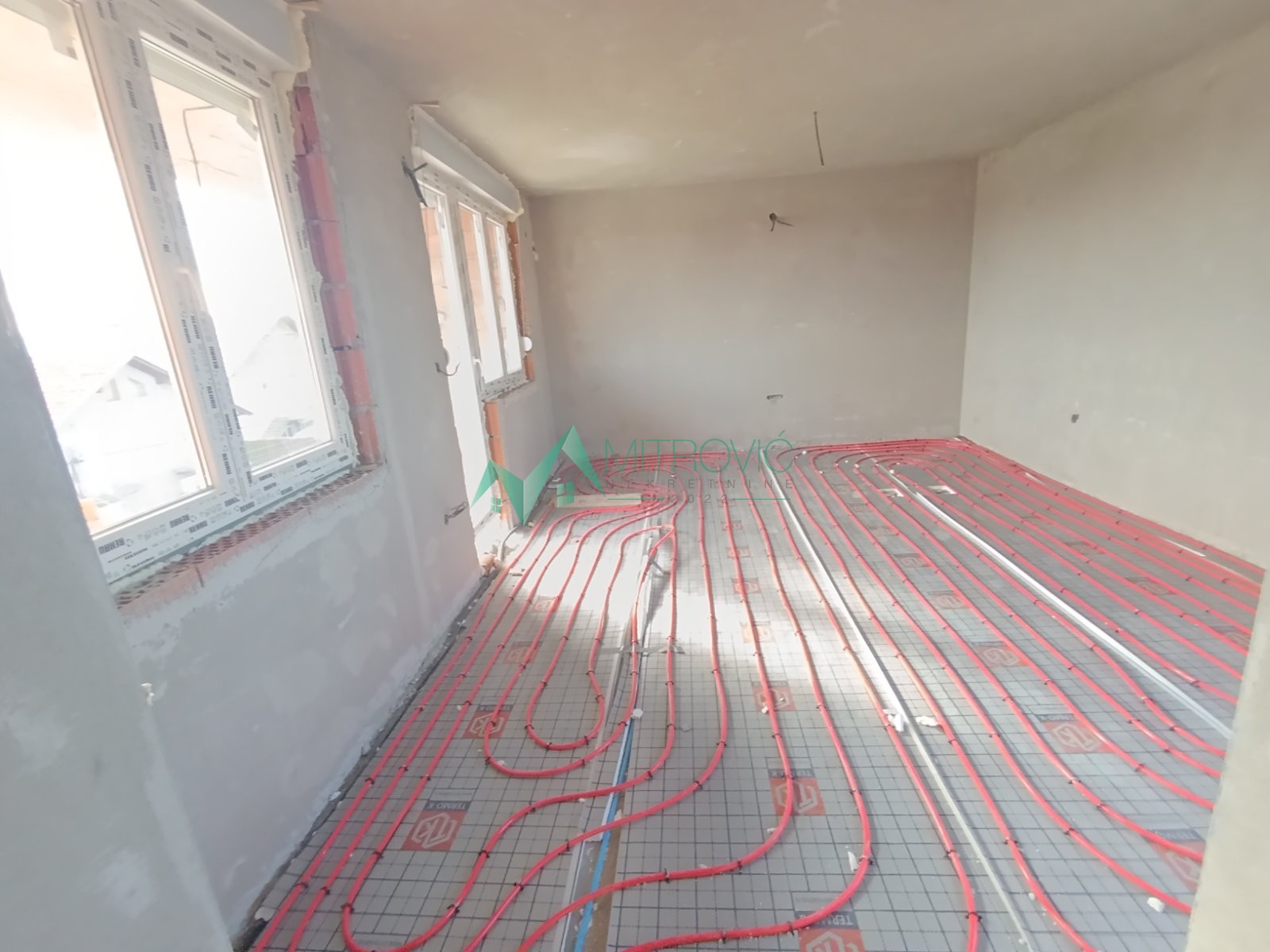 Veternik odličan četvorosoban stan u izgradnji 