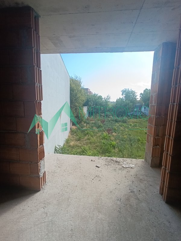 Širi centar odličan dvoiposoban stan u izgradnji  