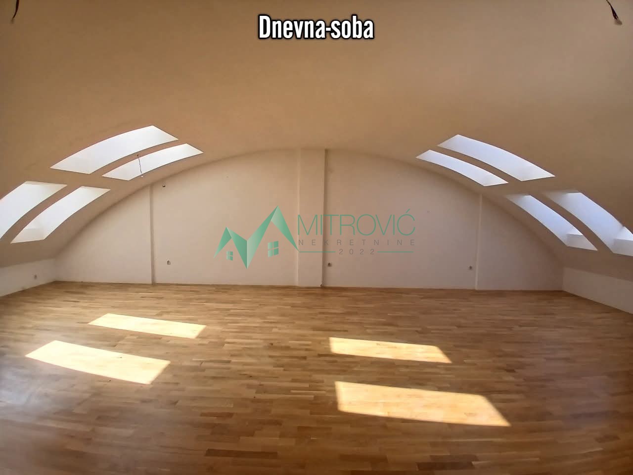 Grbavica petosoban penthaus sa dve terase   