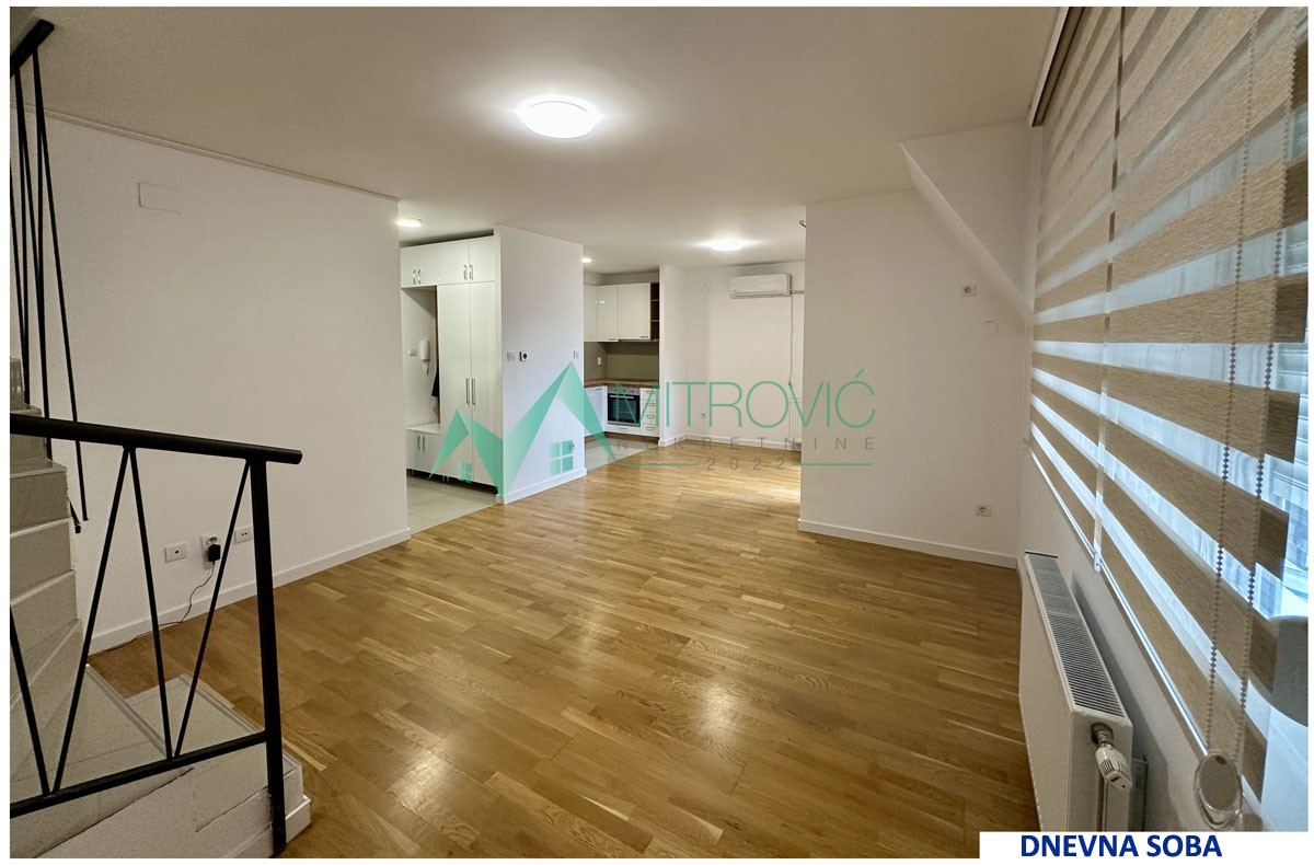 Na prodaju – trosoban duplex stan na Novom Naselju, Novi Sad 