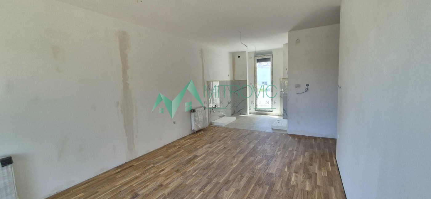 Novi Sad, Salajka - Četvorosoban stan 80m2