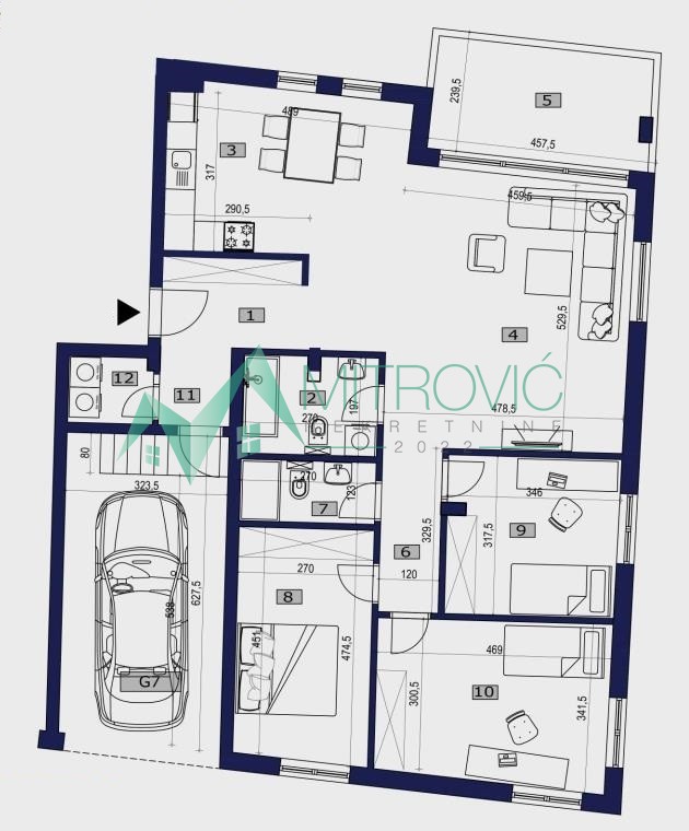 Petrovaradin, Stari Majur - Četvorosoban stan 121 m2 sa garažom 