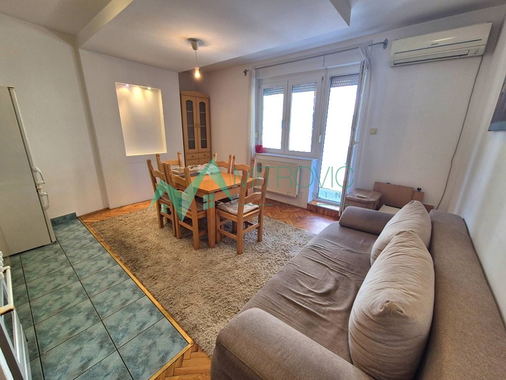 Novi Sad, Grbavica Dvoiposoban stan 53 m2 