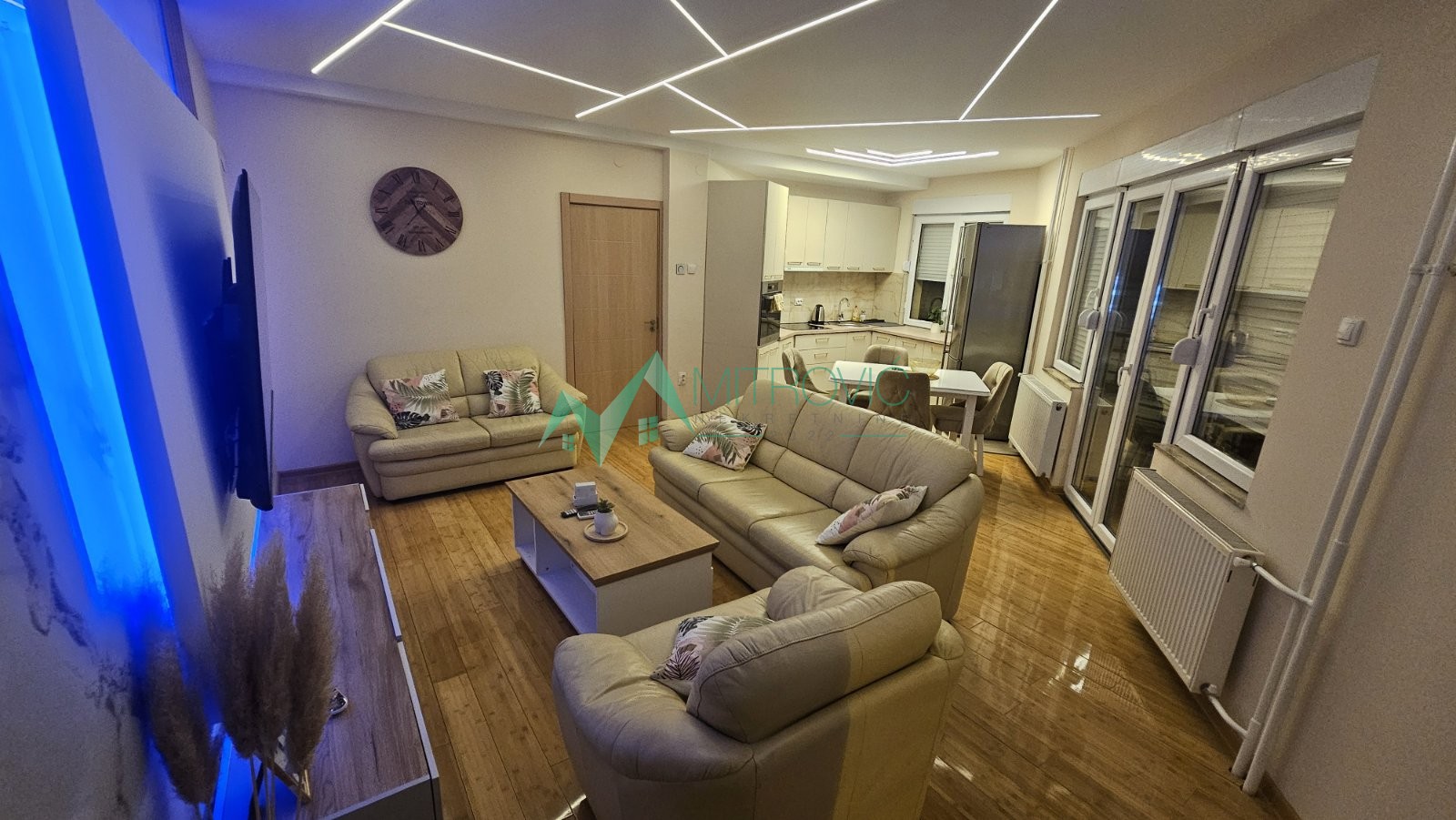 Luksuzno opremljen trosoban stan, 74 m² – Podbara 