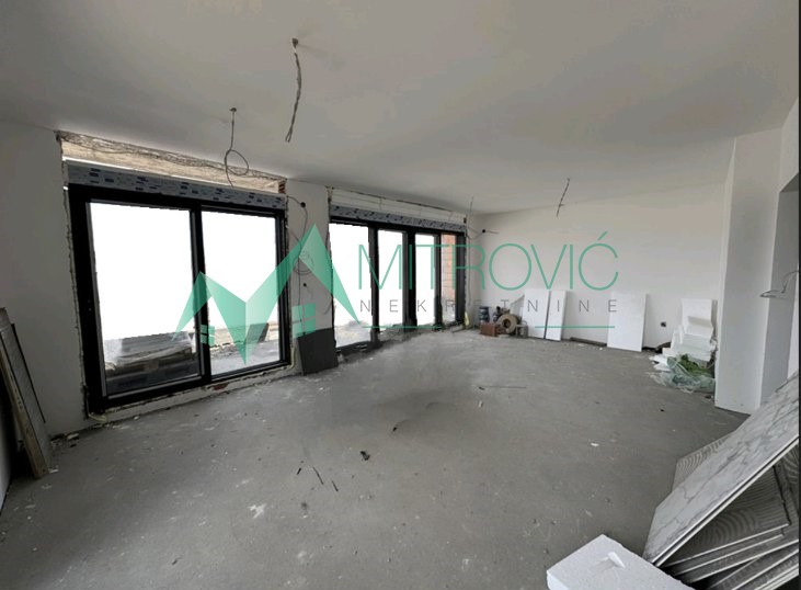 Sremska Kamenica, Popovica - Penthouse 107 m2 sa dve terase od po 30m2 + dva garažna mesta  