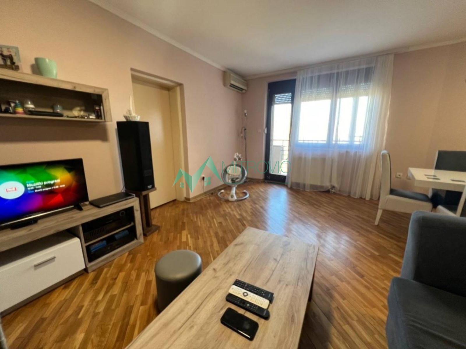 DVOIPOSOBAN STAN 71m2, BLIZU ŽELEZNIČKE STANICE 