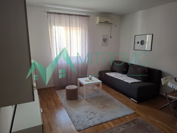 Grbavica, garsonjera 27m2 
