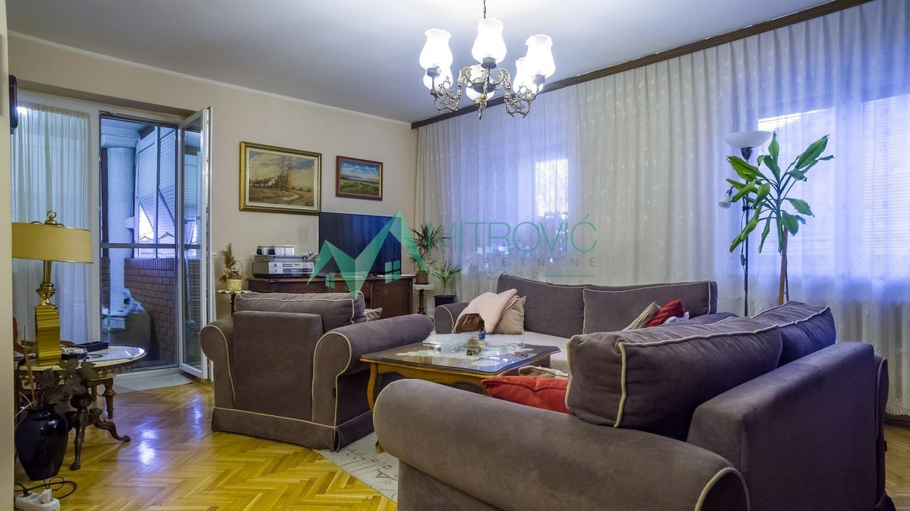 Bulevar p. Pavla, 94m2. Odličan četvorosoban stan. 