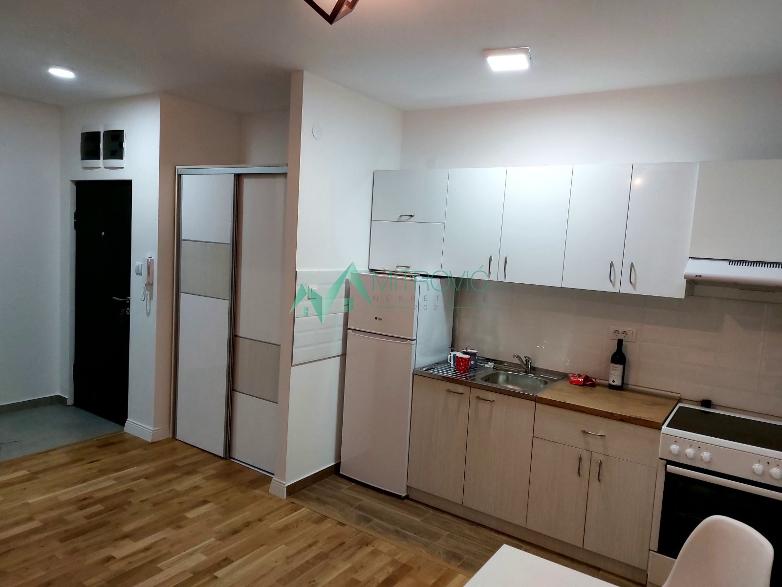 Petrovaradin, 31m2. Opremljen stan.