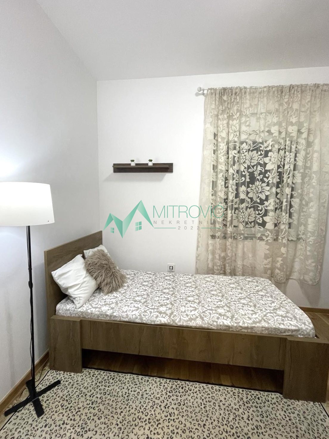 POVOLJNO - Jednoiposoban stan od 31m2 sa parkingom - Petrovaradin! 