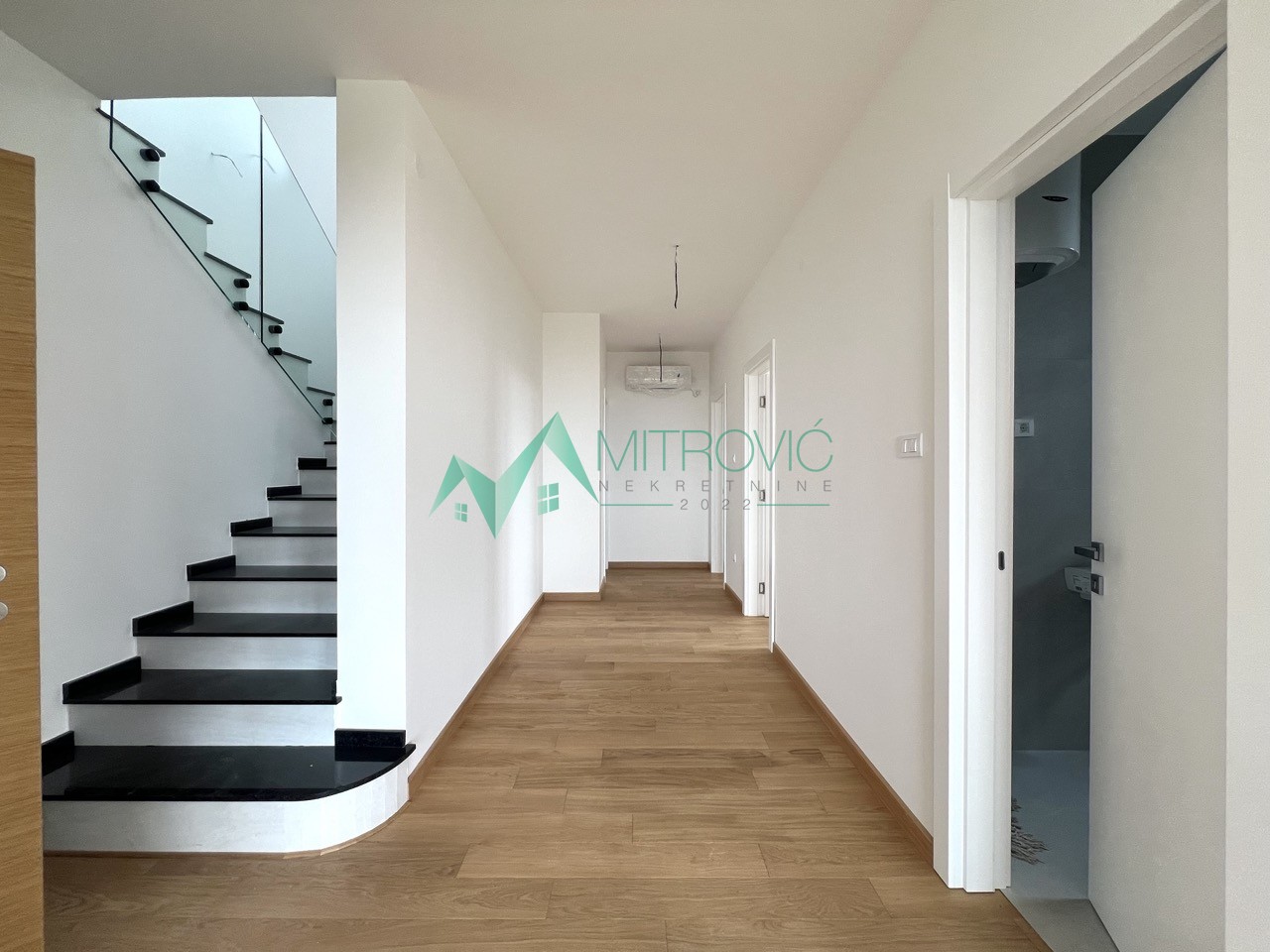 Sremska Kamenica/Mišeluk, urbana vila