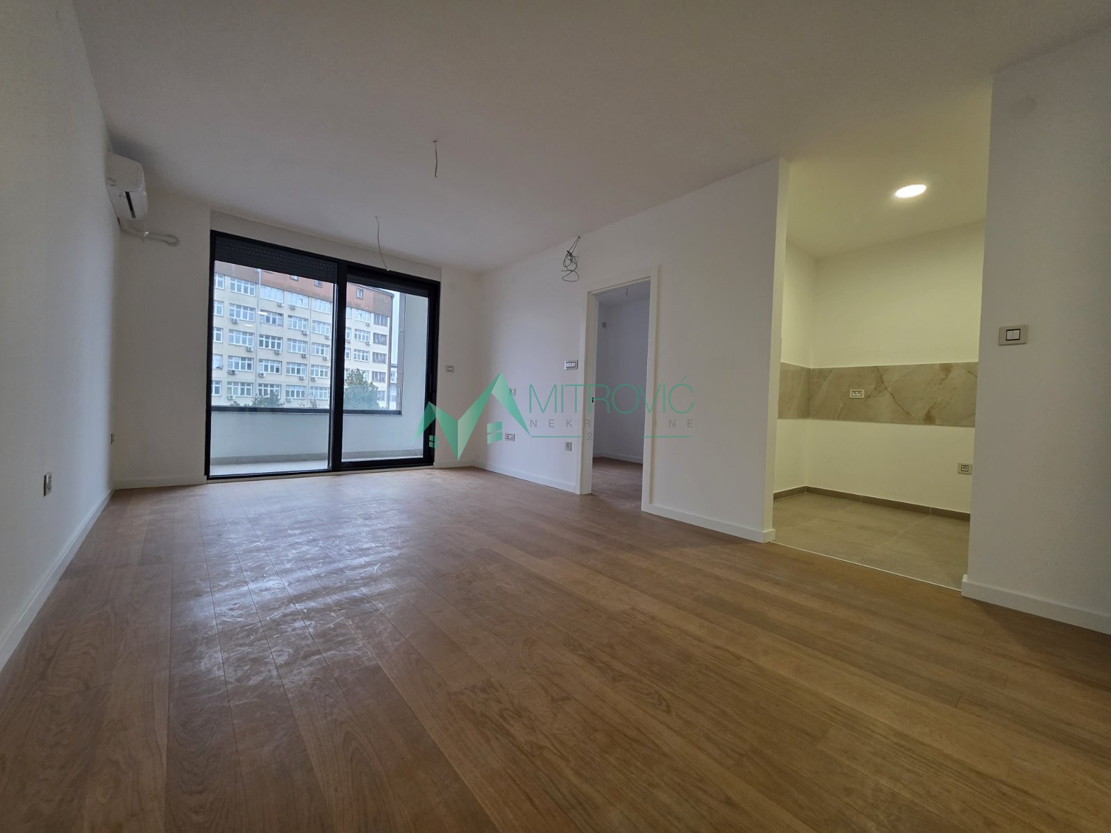 Luksuzan četvorosoban, novi stan – centar - RETKO U PONUDI!