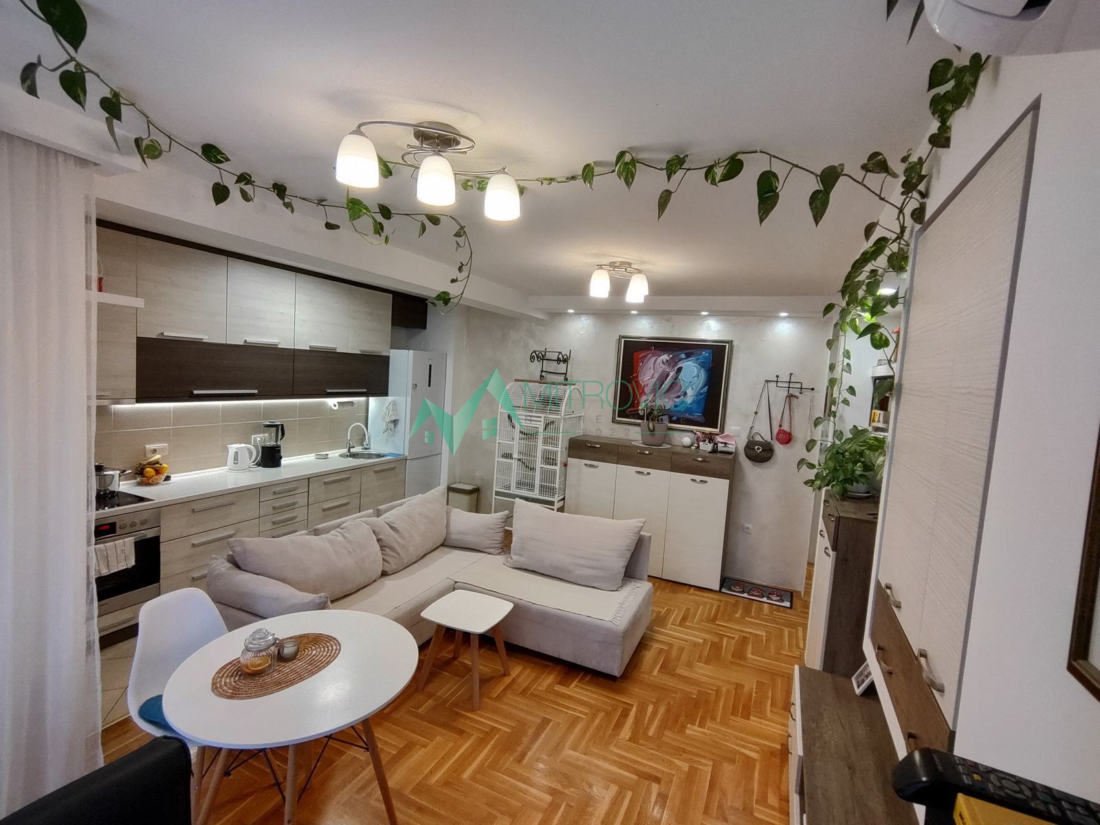 Na prodaju dvosoban stan na Grbavici – izuzetna lokacija 