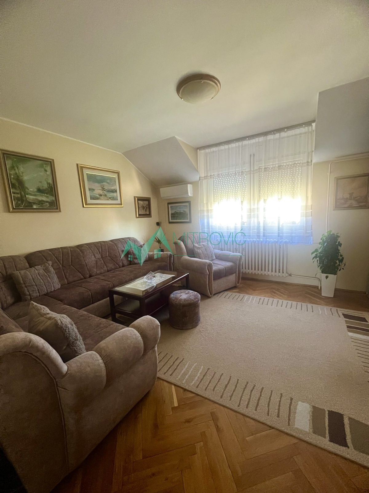 Novo naselje - Savina. 87m2, četvorosoban dupleks . 