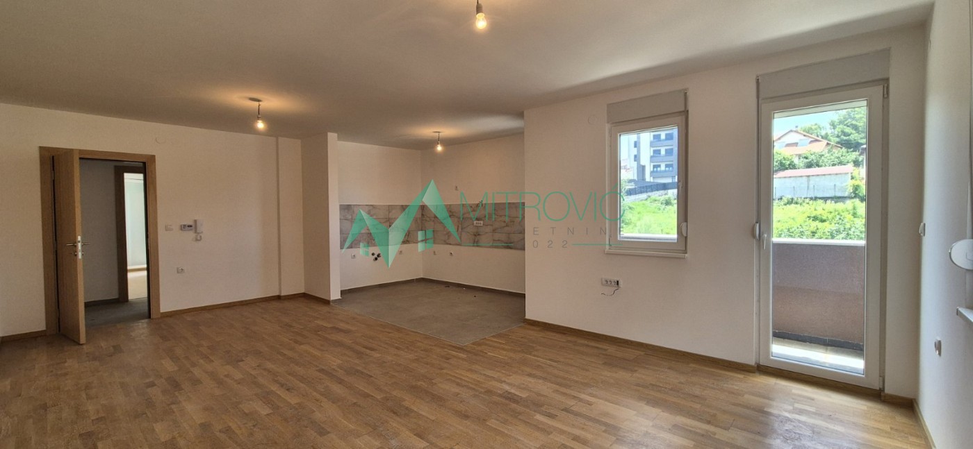 Sremska Kamenica, Tatarsko brdo - Dvoiposoban stan 73m2 