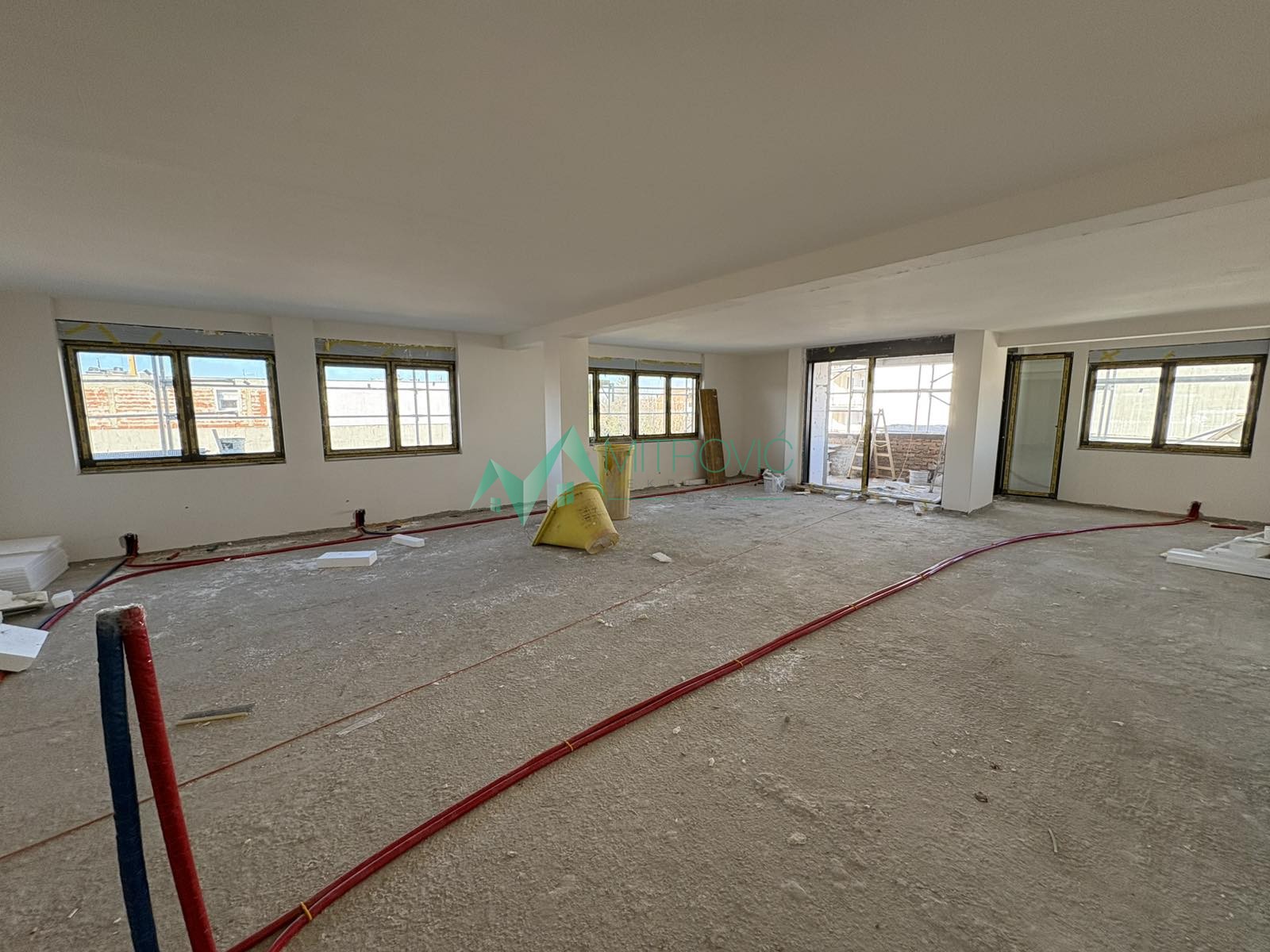 Lux četvorosoban stan na Salajci-108m2