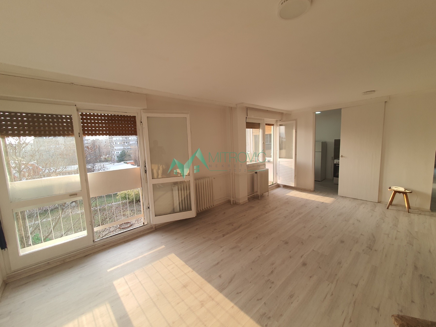 ODLIČAN TROSOBAN STAN NA LIMANU 3