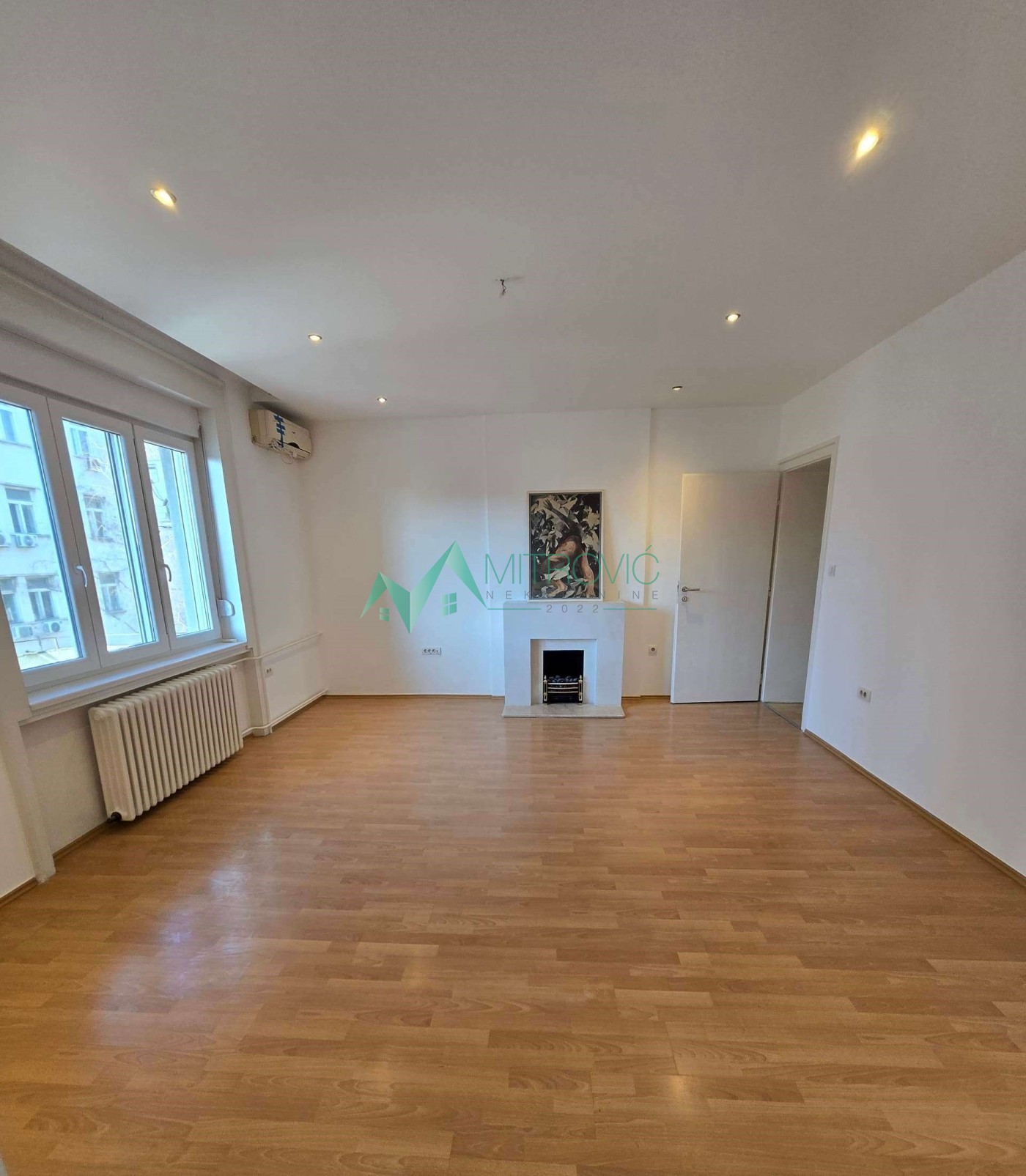 **Stan sa pogledom na Petrovaradinsku tvrđavu – 112 m², kod Dunavskog parka** 