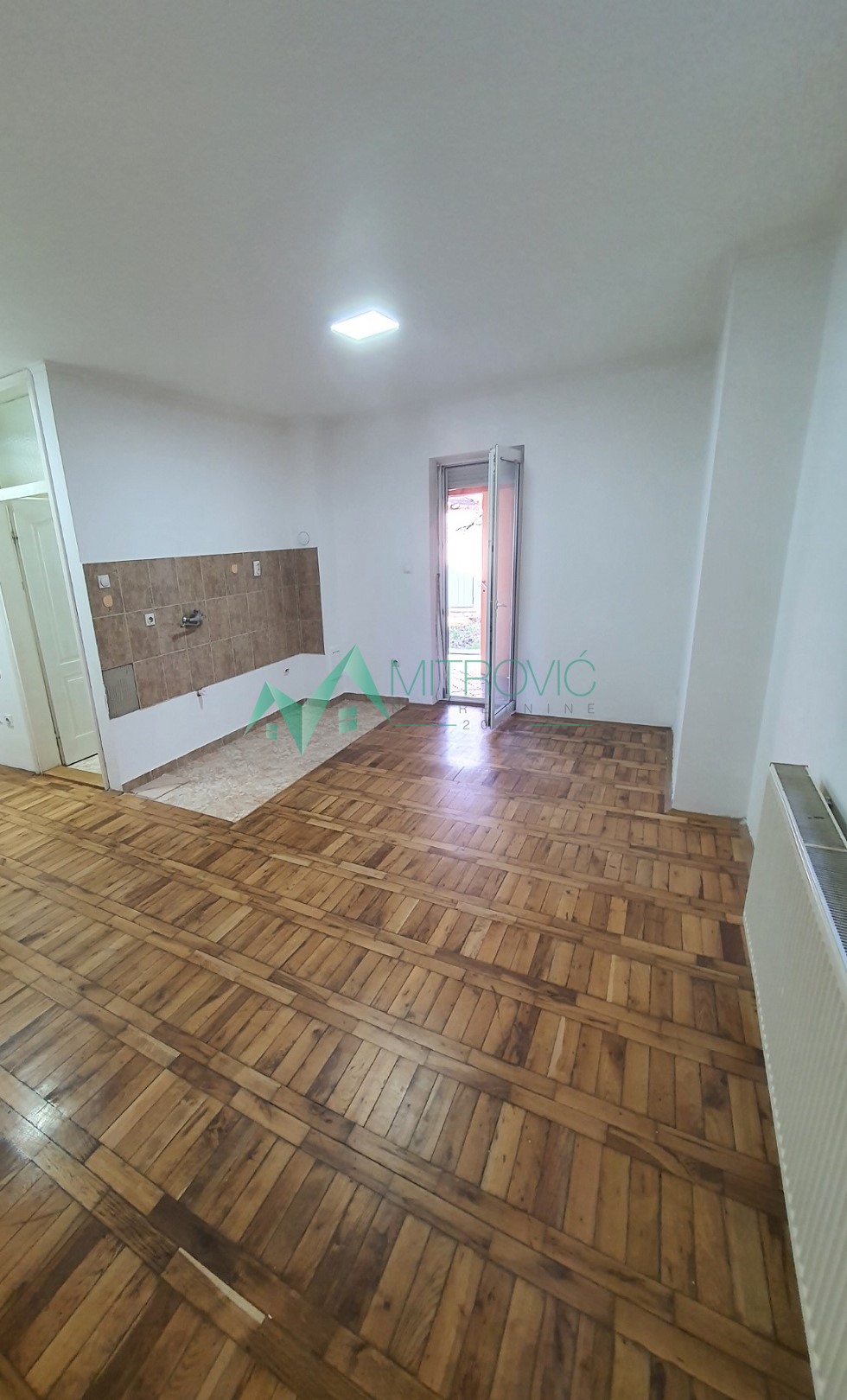 Jedinstvena prilika! Garsonjera - 33 m2 na Telepu. HITNO!!!