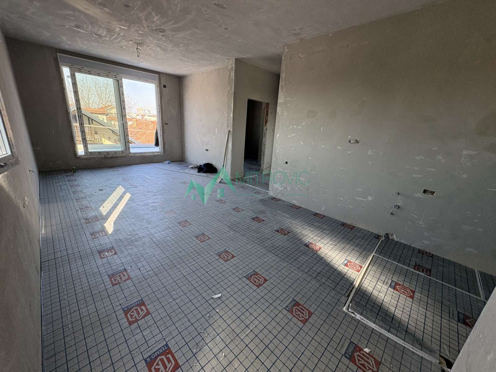 Troiposoban stan u izgradnji, moderna vila, prostrana terasa + gratis parking!