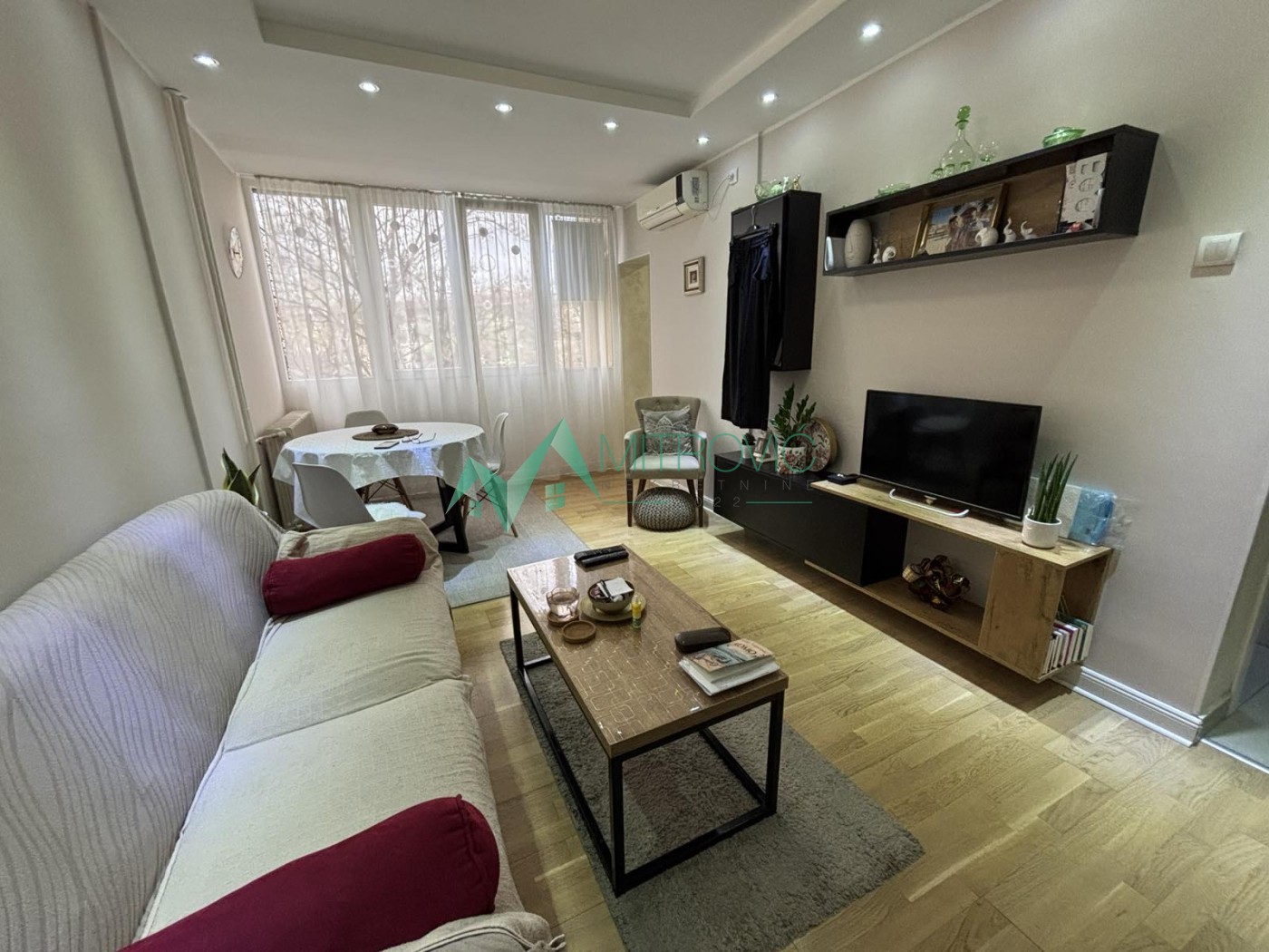 Renoviran dvoiposoban stan na Detelinari 60m2 