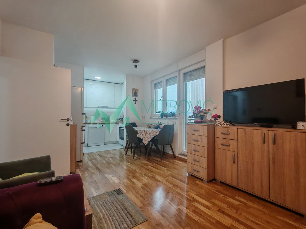 Nov troiposoban stan sa parkingom! 75m2. Uknjižen. 