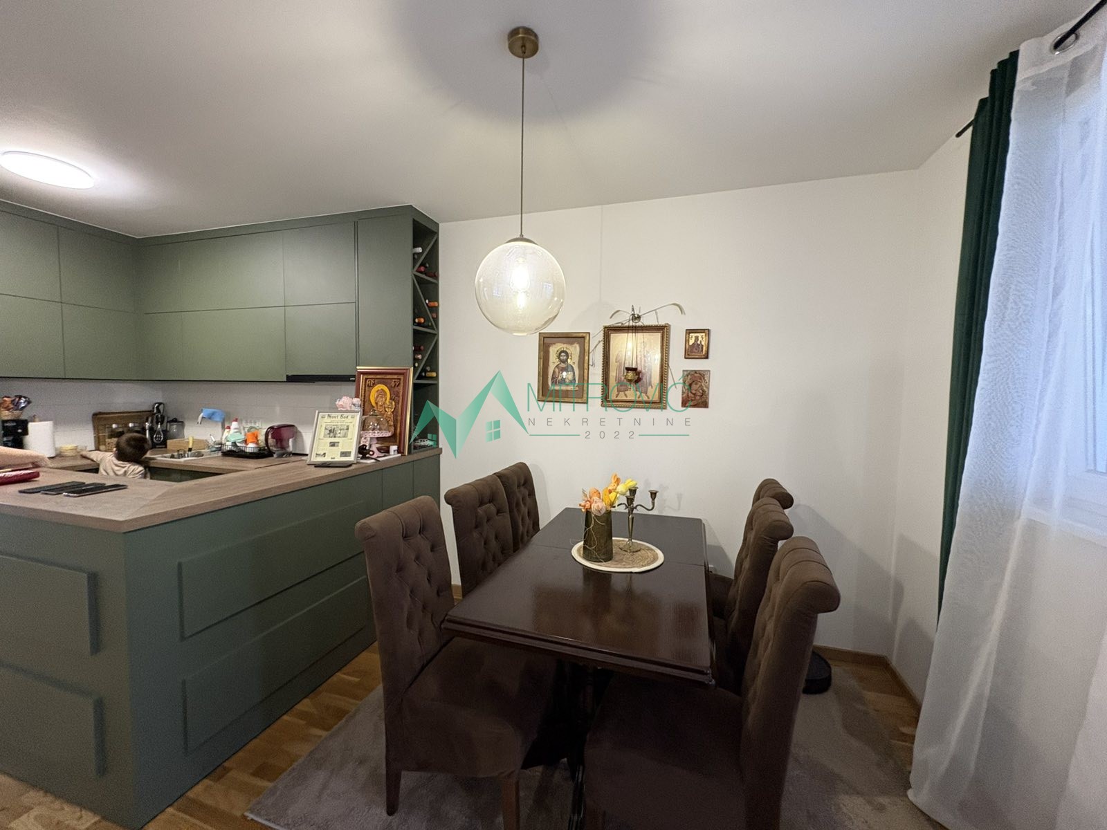 Komforan četvorosoban stan, 74m2!