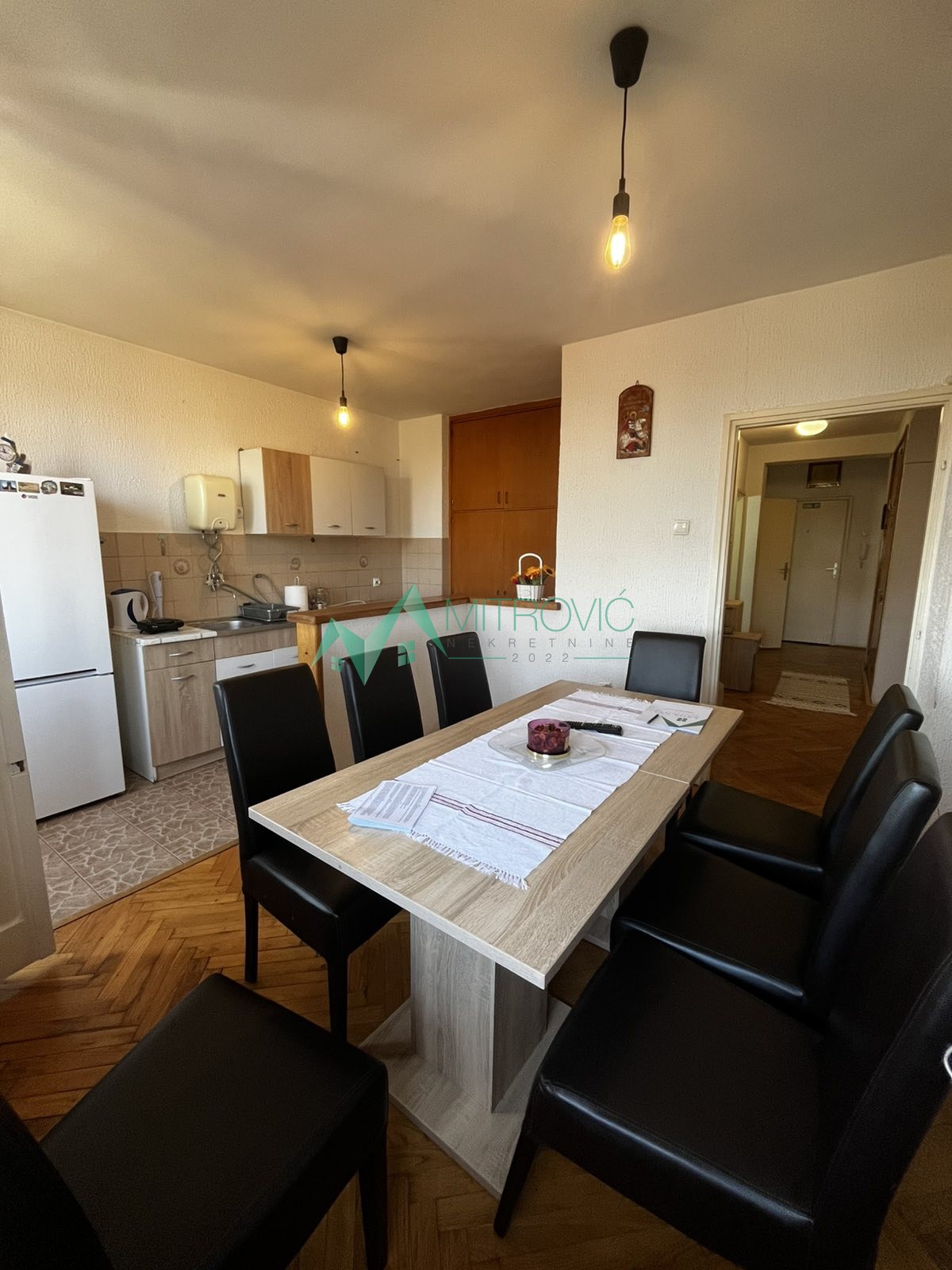 Prodaje se trosoban, svetao stan na odličnoj lokaciji u naselju Selenča u Somboru