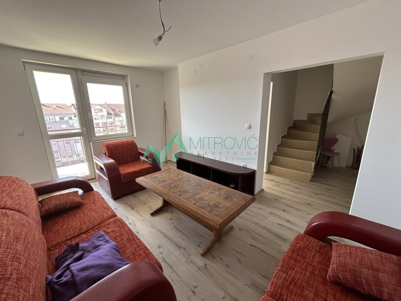 Trosoban stan 85 m² u zgradi sa liftom – Nova Detelinara, dvorišno orijentisan 