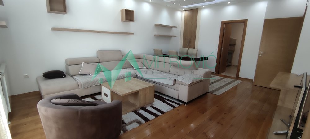 Novi Sad, Centar - Pešačka zona! Odličan, komforan dvosoban stan + garaža 
