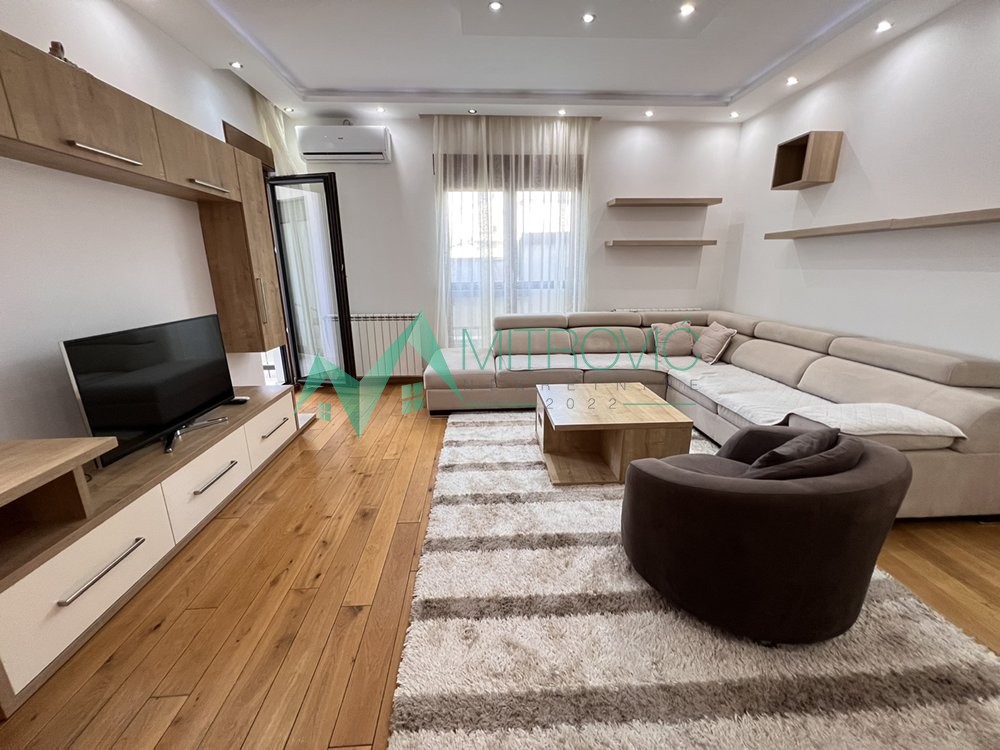 Novi Sad, Centar - Pešačka zona! Odličan, komforan dvosoban stan + garaža
