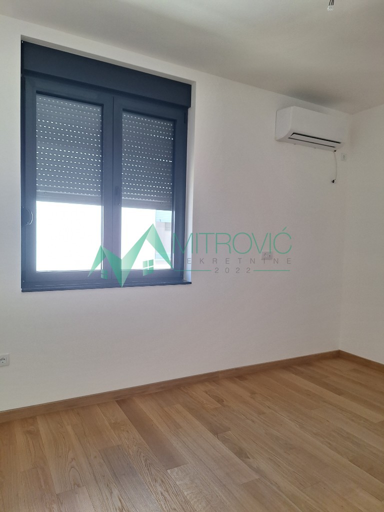 Nov dvoiposoban 55m2, na Tatarskom brdu, kod Crkve, I sprat, useljiv  (Šifra:1004535) 