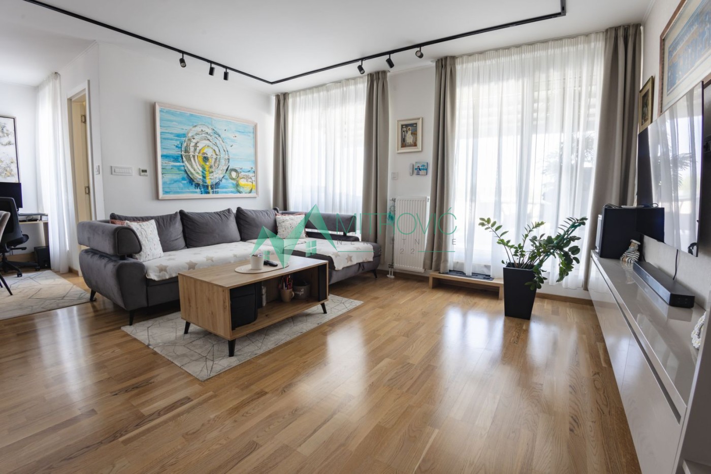 Novi, kompletno opremljen, trosoban stan u Petrovaradinu, površine 77m2, sa gratis terasom od 50m2-izuzetna ponuda (šifra oglasa:1004538) 