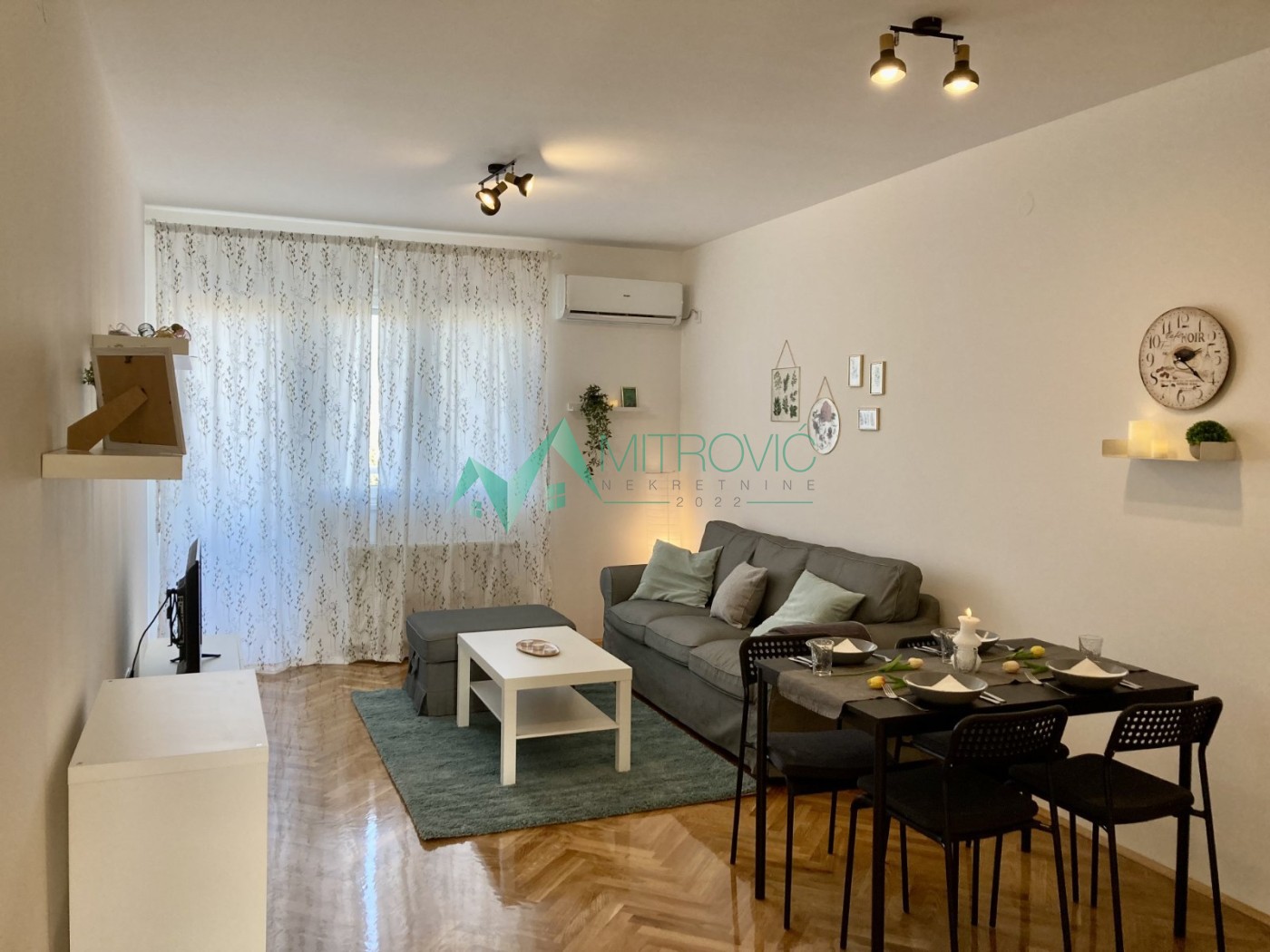 Agencijska šifra: 1004591 Dvosoban stan 48 m² – novogradnja, kompletno namešten 