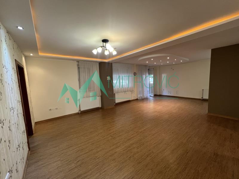 Četvorosoban stan na Tatarskom brdu, površine 130m2 -izuzetna ponuda (šifra oglasa:1004595)
