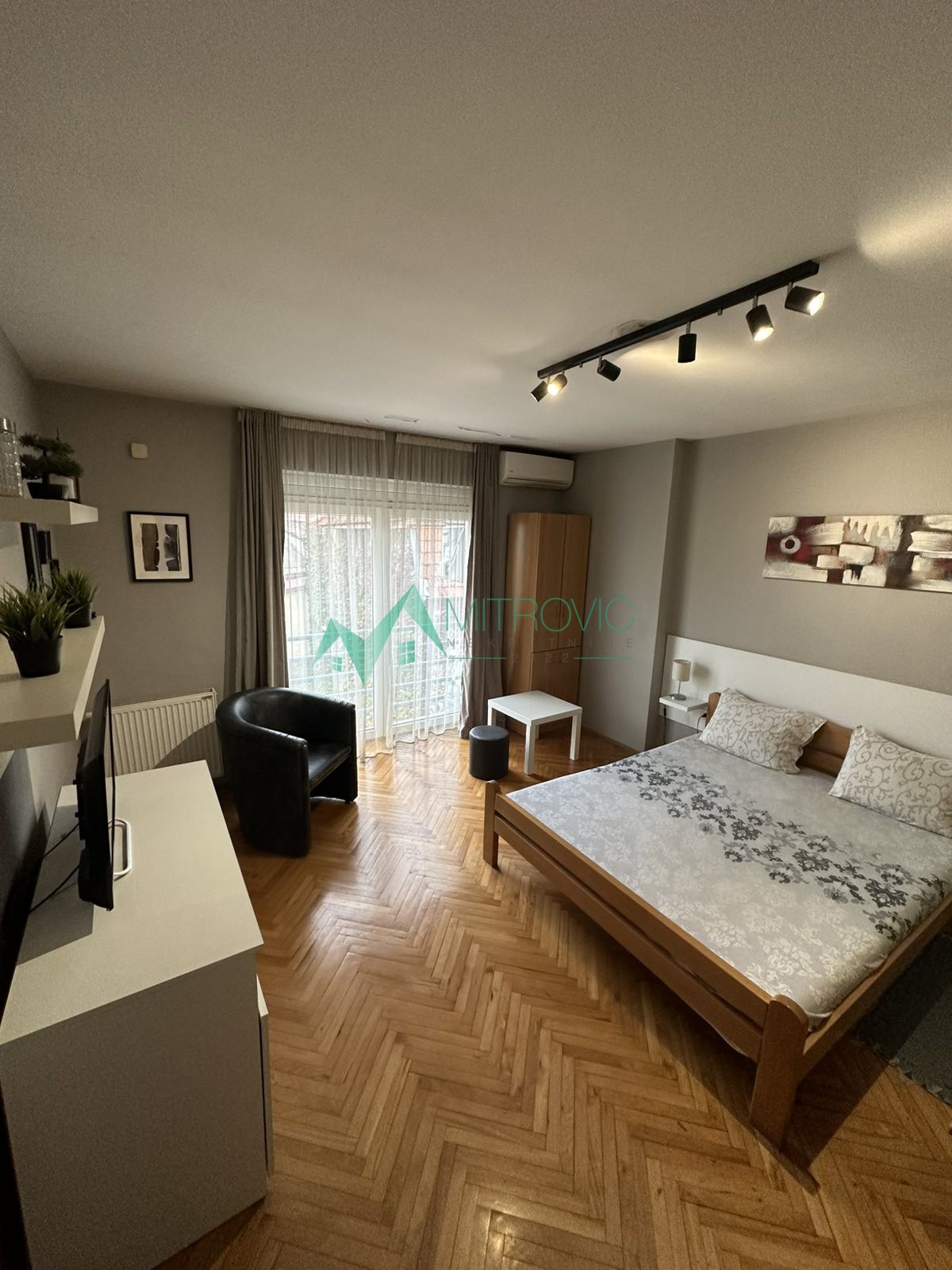 **Garsonjera u centru Novog Sada – odlična investicija za izdavanje ** (šifra nekretnine: 1004671) 