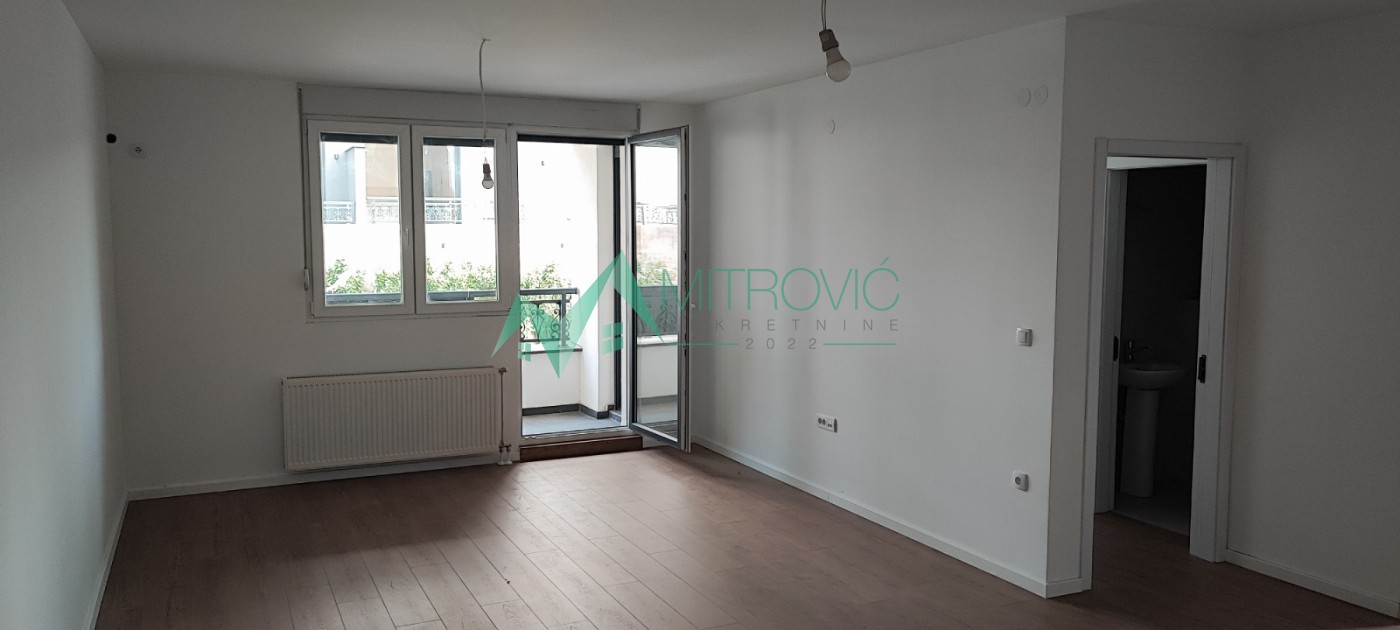 ČETVOROSOBAN STAN 82M2 | GRATIS PARKING MESTO | ALIBEGOVAC 
