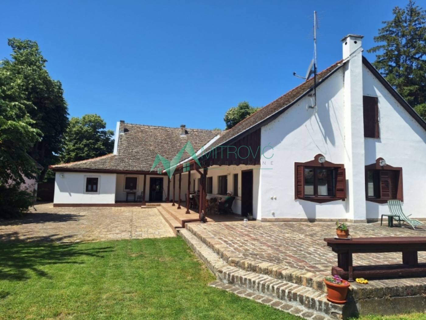 Kuća · 316 m² · Begeč